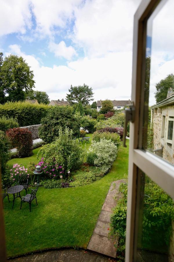 Ashfield House Hotel Grassington Ngoại thất bức ảnh The garden of the former vicarage