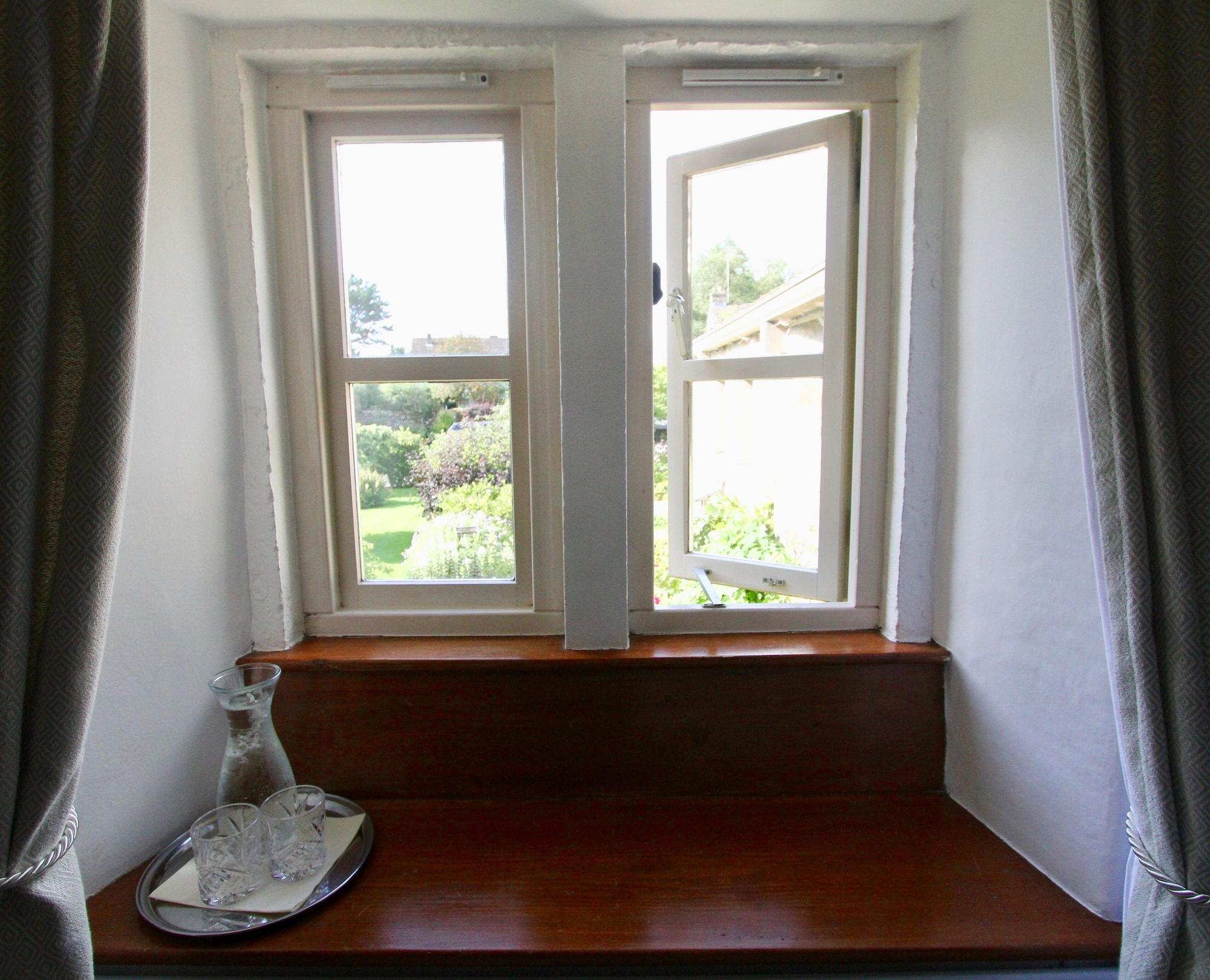 Ashfield House Hotel Grassington Ngoại thất bức ảnh A windowsill