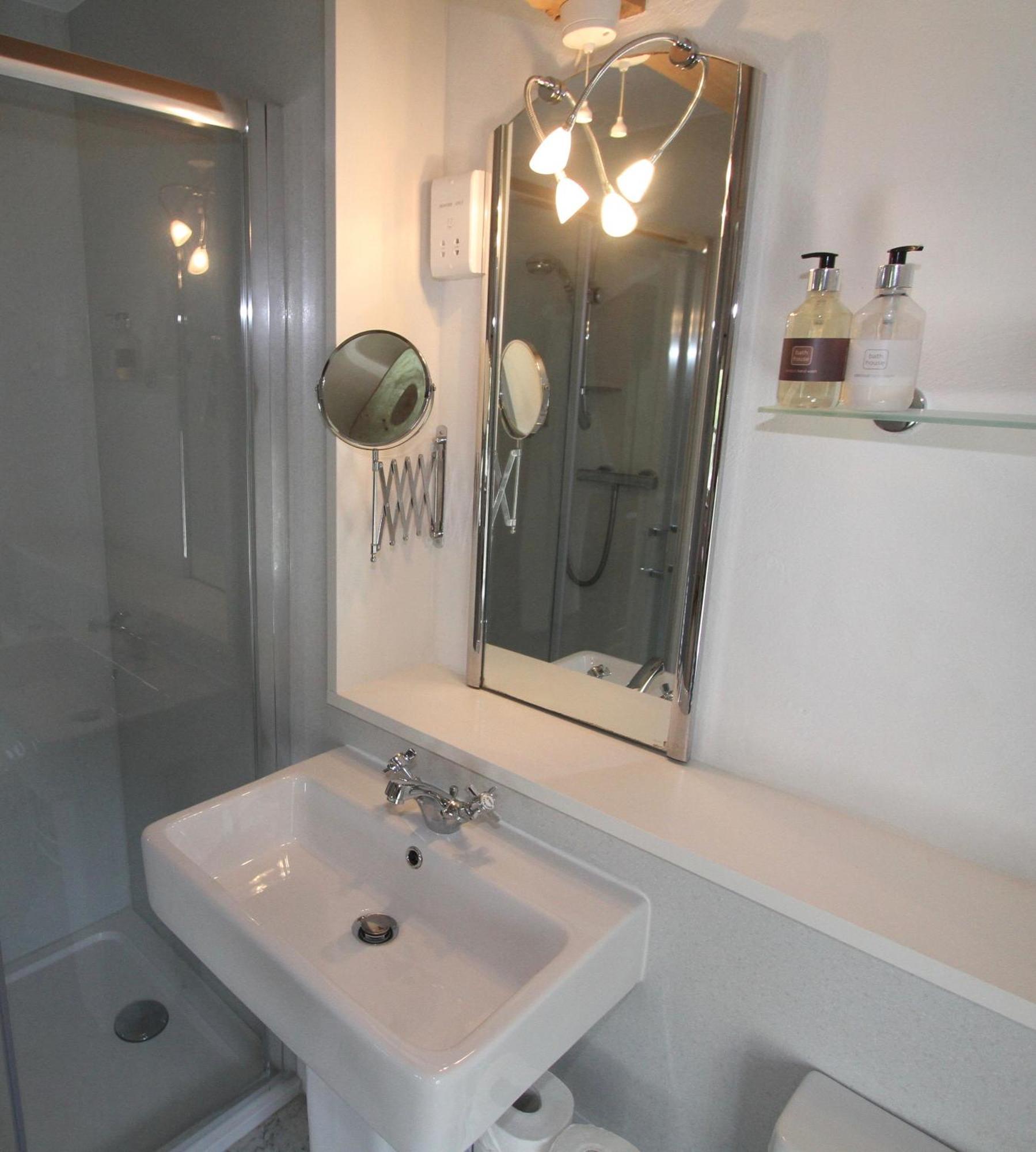 Ashfield House Hotel Grassington Phòng bức ảnh A bathroom in a hotel