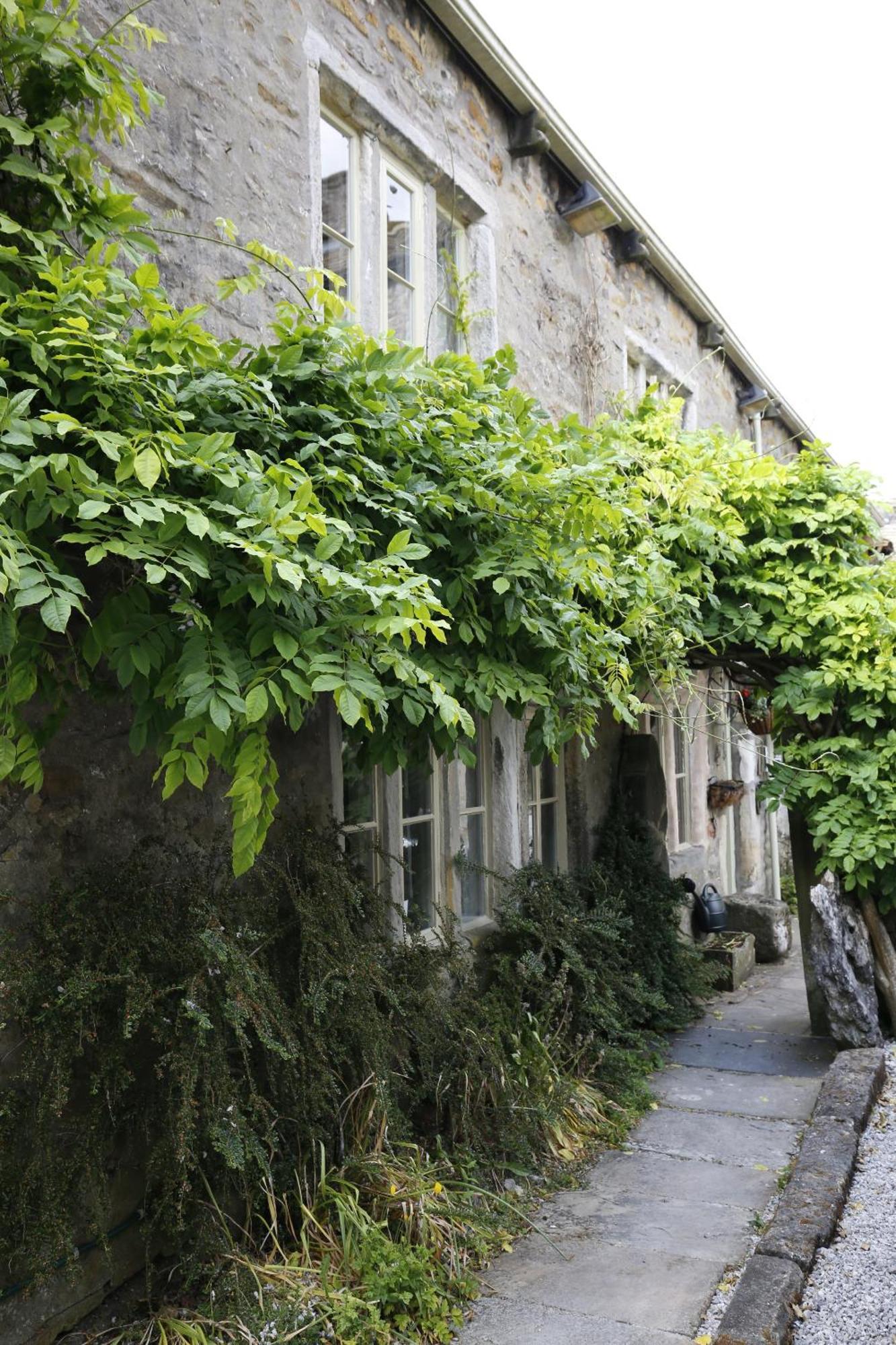 Ashfield House Hotel Grassington Ngoại thất bức ảnh A climbing vine