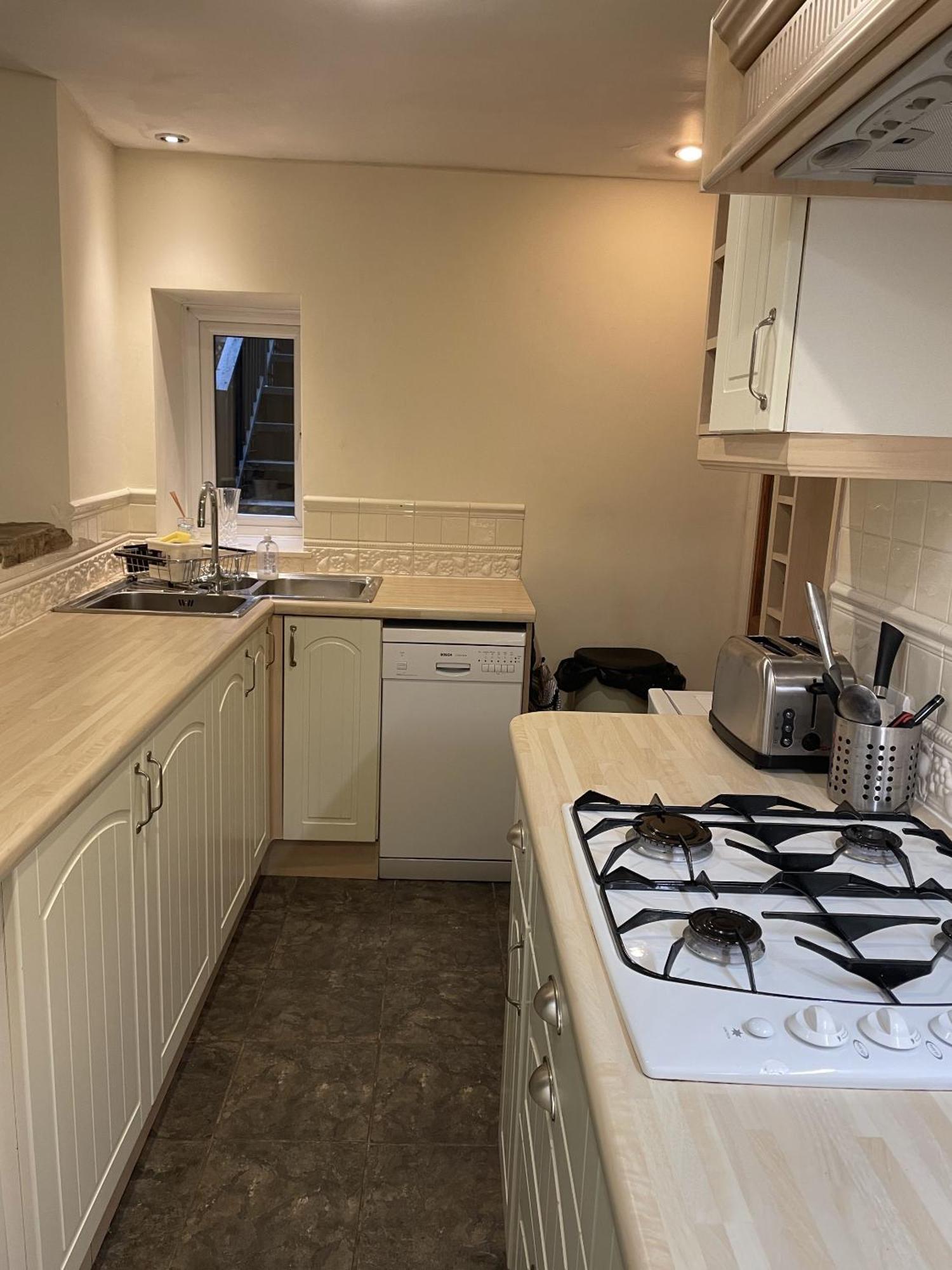 Ashfield House Hotel Grassington Phòng bức ảnh A typical kitchen in the UK